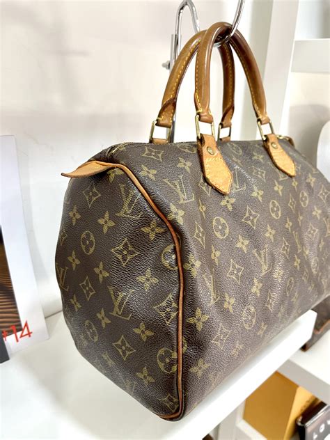 negozi louis vuitton bauletti|louis vuitton boutique singapore.